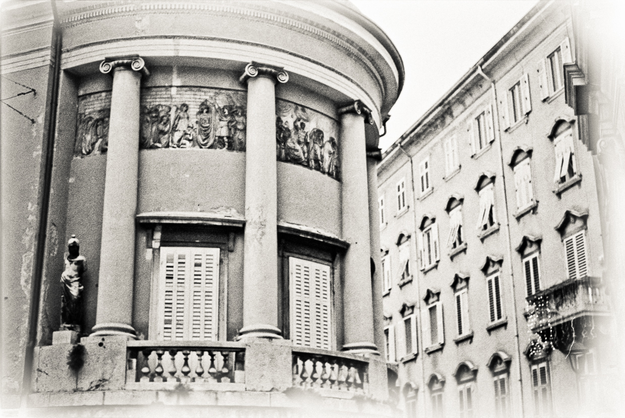 Balcone dell'Edificio della Rotonda Pancera, Trieste