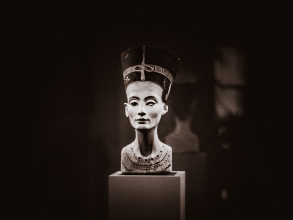 Il Celebre Busto di Nefertiti