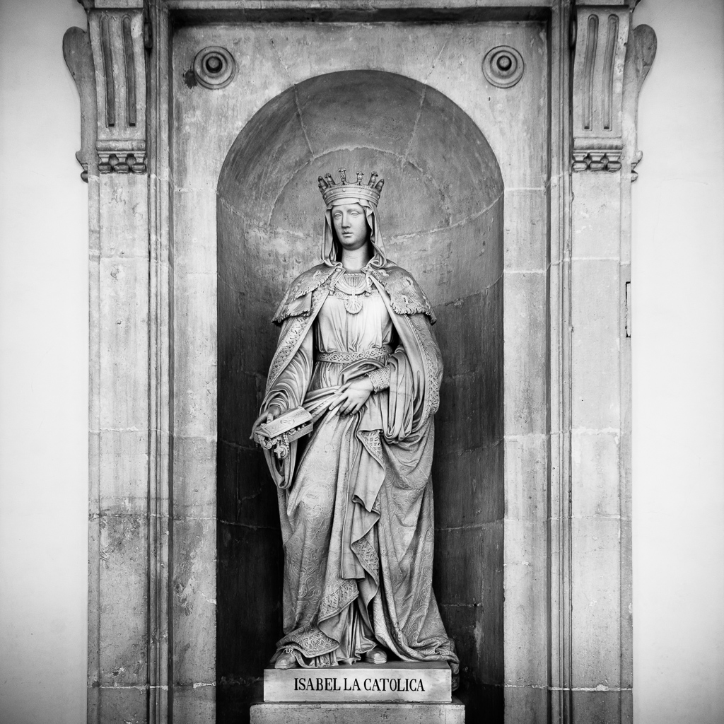 Statua di Isabella la Cattolica al Palacio Real